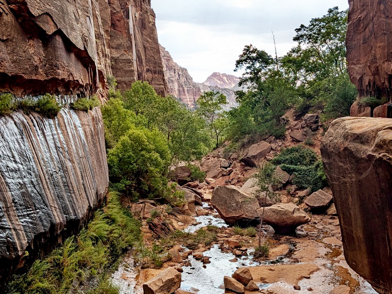Picture of water canyon.
