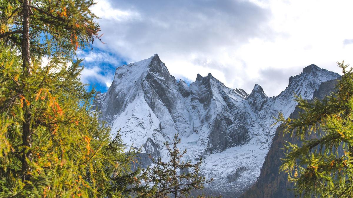 Pizzo Badile panorama in the Bregaglia valley